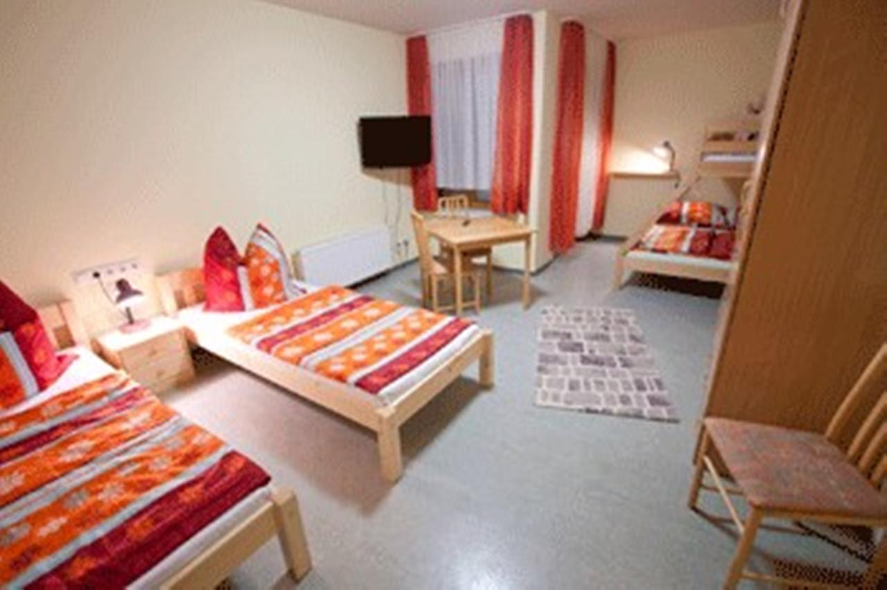 Rhoen Panorama Hostel Poppenhausen Esterno foto